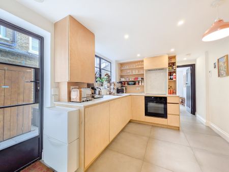 26 Crawthew Grove, London, SE22 - Photo 5