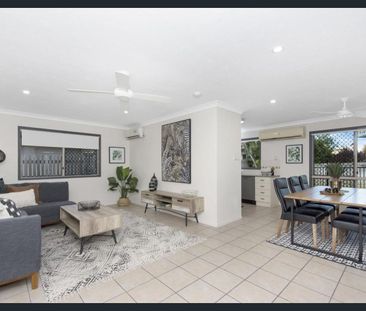 Family Living on Fishtail Street! - Photo 1