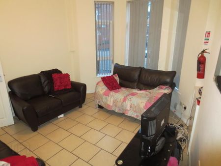 Great 6 Bedroom House, 43 Agincourt Avenue, University Quarter!, Belfast, BT7 1QA - Photo 3
