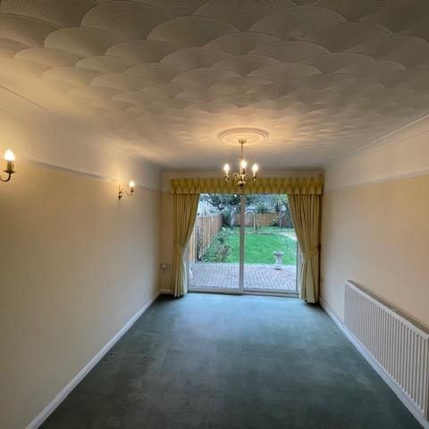 2 bedroom bungalow to rent - Photo 1