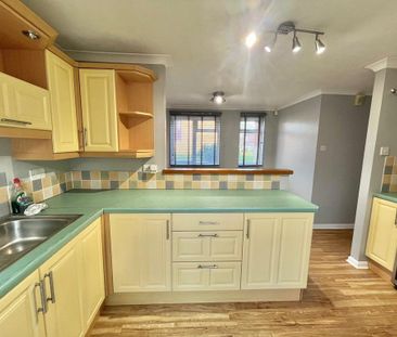 3 bedroom semi-detached house to rent - Photo 6