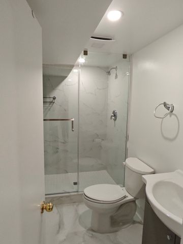 For Lease - 17 Boundy Crescent, Toronto, Ontario - Photo 4