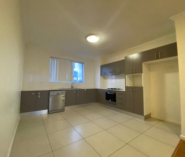 Modern 2 Bedroom Unit Plus Attic Room - Photo 5