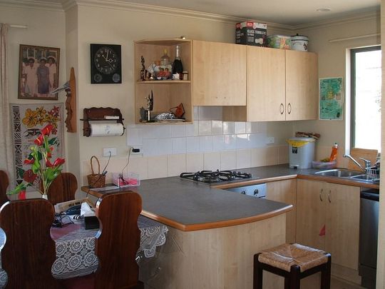 Sunny and warm 5 Bedroom home in central Newtown - Photo 1