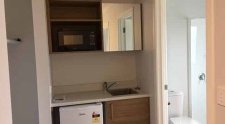 Modern Cozy Studio - Furnished! - Photo 2