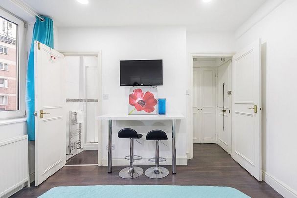 Studio to rent - Photo 1