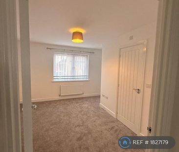 2 bedroom semi-detached house to rent - Photo 5