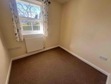 3 bedroom semi-detached house to rent - Photo 5