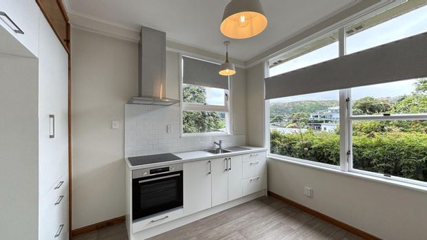 Raumati South - 2 Bedrooms - Photo 1
