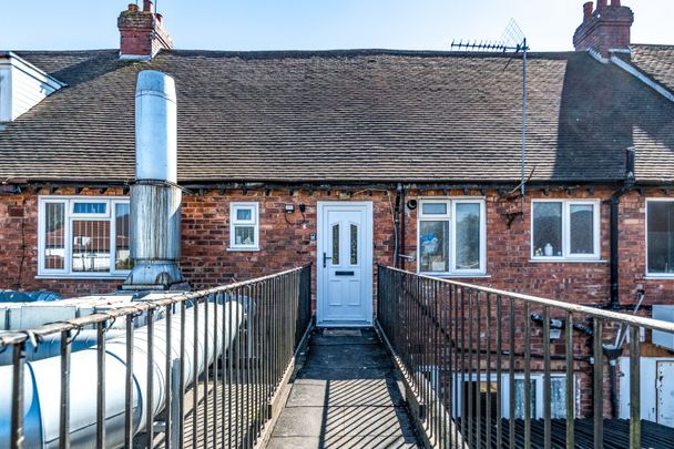 2 bed apartment to rent in Bristol Road South, Birmingham, B31 - Photo 1