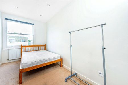 2 bedroom flat in Upper Holloway - Photo 2