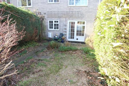 3 bedroom House To Let - Photo 3