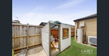 Immaculate Family Living - Photo 3