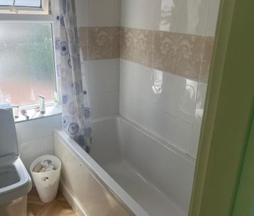 1 bedroom in a house share to rent - Photo 6