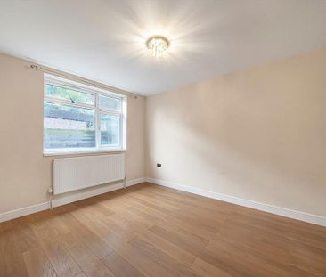 2 bedroom maisonette to rent - Photo 2