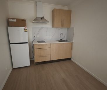 Perfect Location - Fully Furnished 1 Bedroom Unit - Photo 3