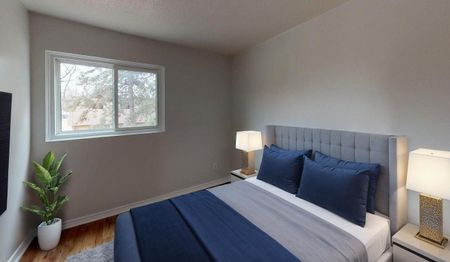 Three Bedroom Townhouse - Photo 3