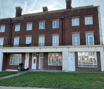 4 Avery Court, Avery Way, Rochester, Kent, ME3 9QL - Photo 6