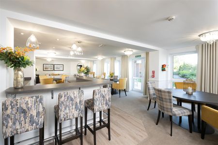 Bourne Lodge, Tonbridge, Kent - Photo 2