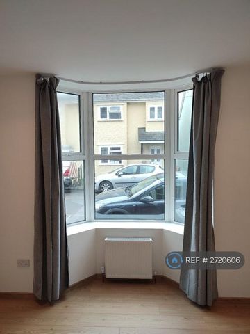 4 bedroom terraced house to rent - Photo 5