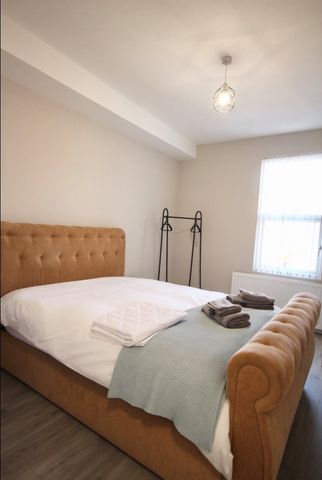 Room 6, 22 Ballygomartin Road, Belfast, BT13 3LD - Photo 2