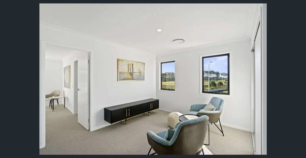 Luxury Waterfront Living in Exclusive Solstice Quays - Photo 1