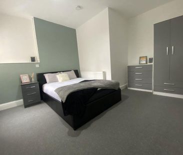 1 bedroom in a house share to rent - Photo 4