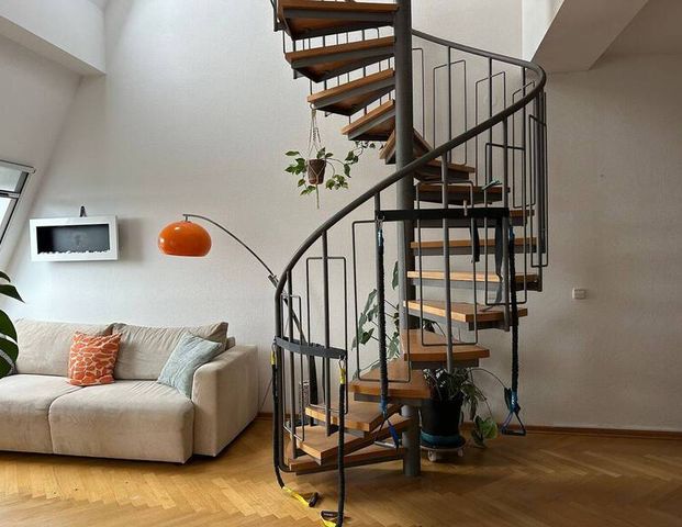 Helle Dachgeschoss Wohnung im ruhigen Grünen mit Dachterrasse - Photo 1