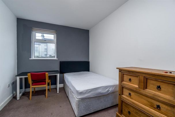 3 bedroom apartment to rent - Photo 1