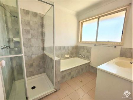 “Spacious 3 Bedroom Unit - Stretton Catchment” - Photo 4