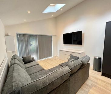 5 bedroom terraced house to rent - Photo 1