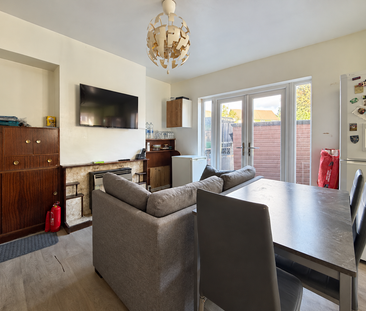 1 bedroom in a house share to rent - Photo 2