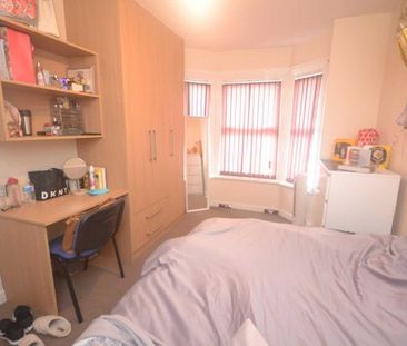 6 Bed - Grange Avenue, Reading - Photo 3