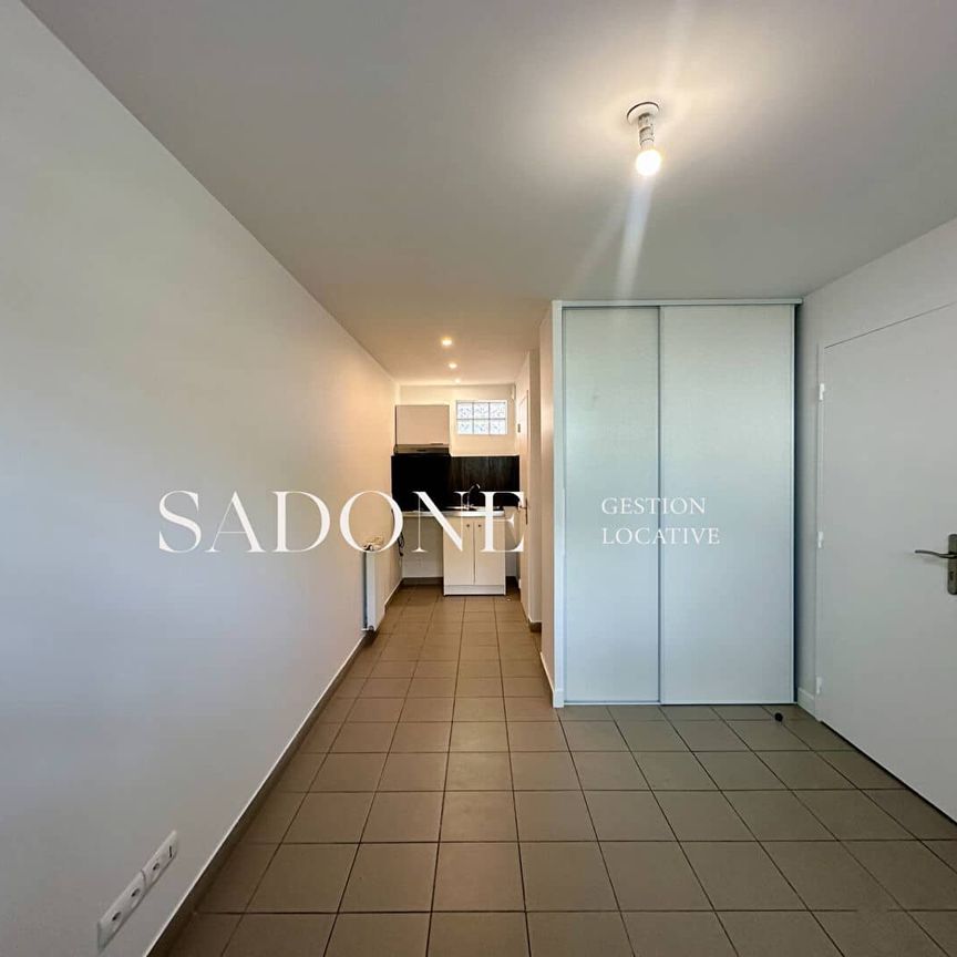 Location Maison-villa 9 pièces 174,70 m² à Nanterre - Photo 1