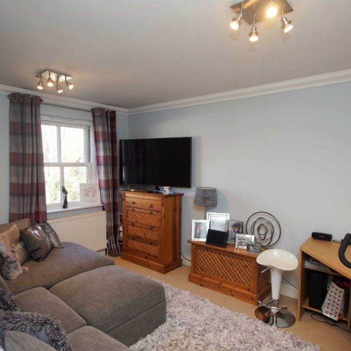 2 bed First Floor Flat for rent - Photo 1