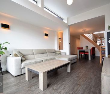 Volledig gerenoveerde woning met 3 slpks en leuke tuin! - Photo 2