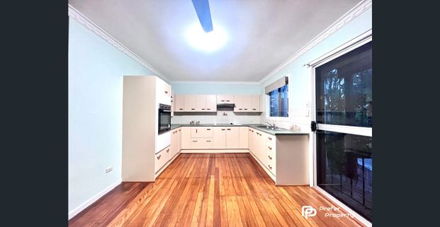 Pooled house of 3 bedroom + extra downstairs area - RARE on market - Photo 1