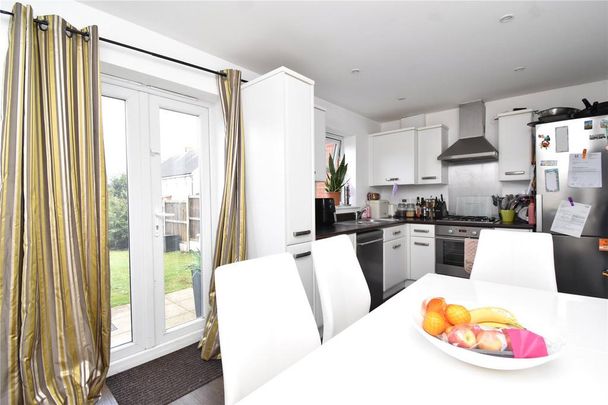 3 bedroom terraced house to rent - Photo 1