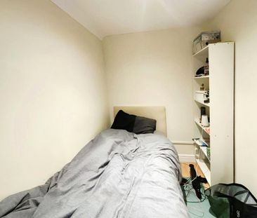 4 bedroom terraced house to rent - Photo 5