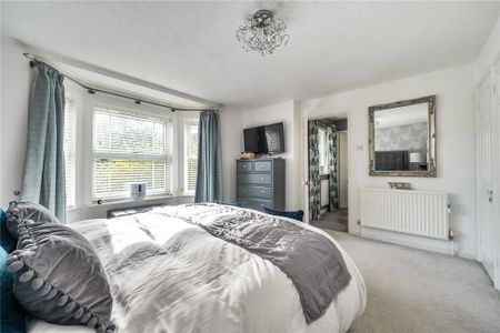 5 bedroom detached house to rent - Photo 3