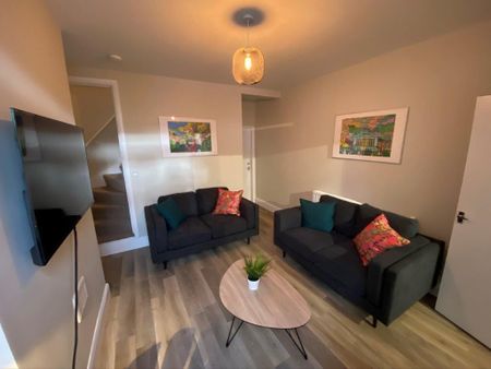 4 bedroom terraced house to rent - Photo 2