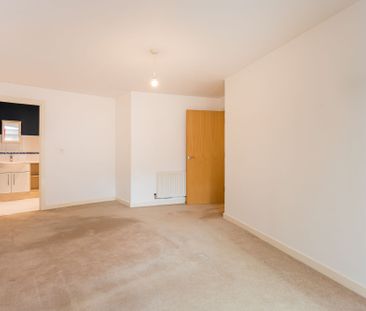 Woodfield Road, Woodfield Lodge Woodfield Road, RH10 - Photo 2