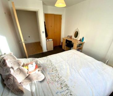 2 bedroom flat to rent - Photo 4