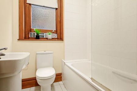 1 bedroom in a house share to rent - Photo 5