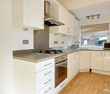 2 bedroom end of terrace house to rent - Photo 5