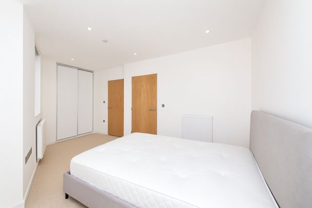 2 Bed Flat, High Street, E15 - Photo 1