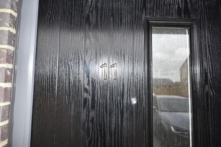 2 bedroom semi-detached house to rent - Photo 5