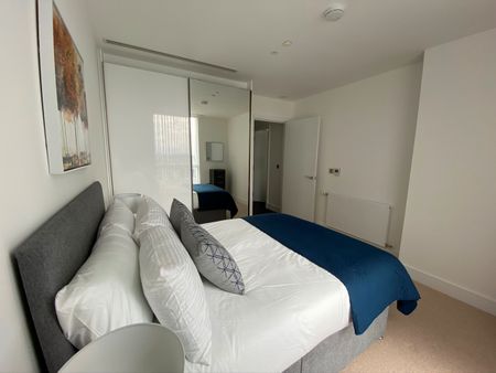 1 Bed Flat, Maine Tower, E14 - Photo 3
