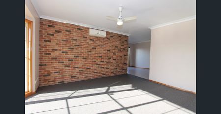 3 Bedroom Duplex In Great Position - Photo 4