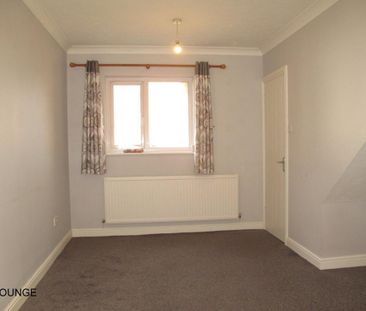 2 bedroom end of terrace house to rent - Photo 2